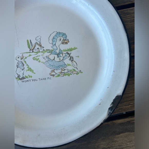 Antique Enamelware Child’s Plate Rare Darling Spring Decor Primitive Cou… - Picture 3 of 14